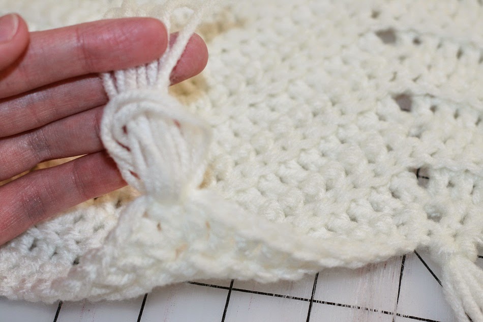 the Modern Prairie Girl A Finished Afghan + HowTo Fringe/Tassels