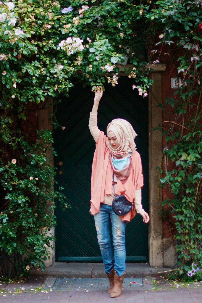 Foto Indah Nada Puspita, Hijaber Fashionable Ala Luar Negeri 2014 Foto Indah Nada Puspita, Hijaber Fashionable Ala Luar Negeri 2014