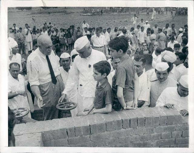 Prime+Minister+Jawaharlal+Nehru+Turns+Water+Irrigation+Wheel+-+Khanpur+1958