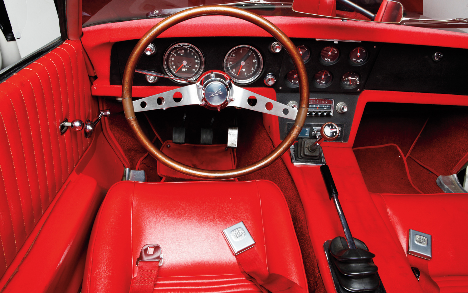 [Immagine: 1965-Pontiac-Banshee-cockpit.jpg]