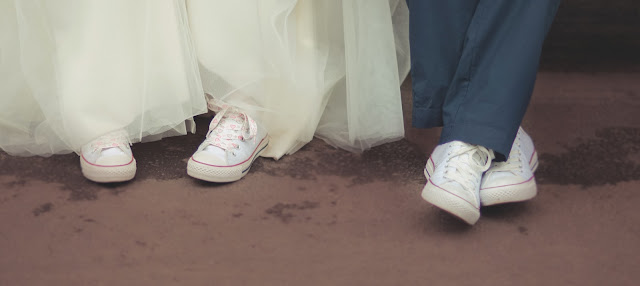 свадебный букет, свадьба в кедах, сиренево-желтая свадьба, свадебная фотосессия в Харькове, невеста и кеды, букет для невесты, свадебный фотограф недорого свадебный букет, свадьба в кедах, сиренево-желтая свадьба, свадебная фотосессия в Харькове, невеста и кеды, букет для невесты, свадебный фотограф недорого