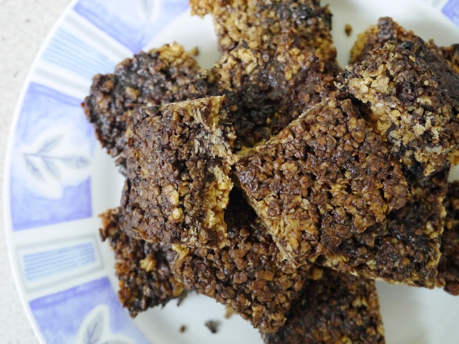 This Muslim Girl Bakes Dark Chocolate + Peanut Butter Flapjacks.