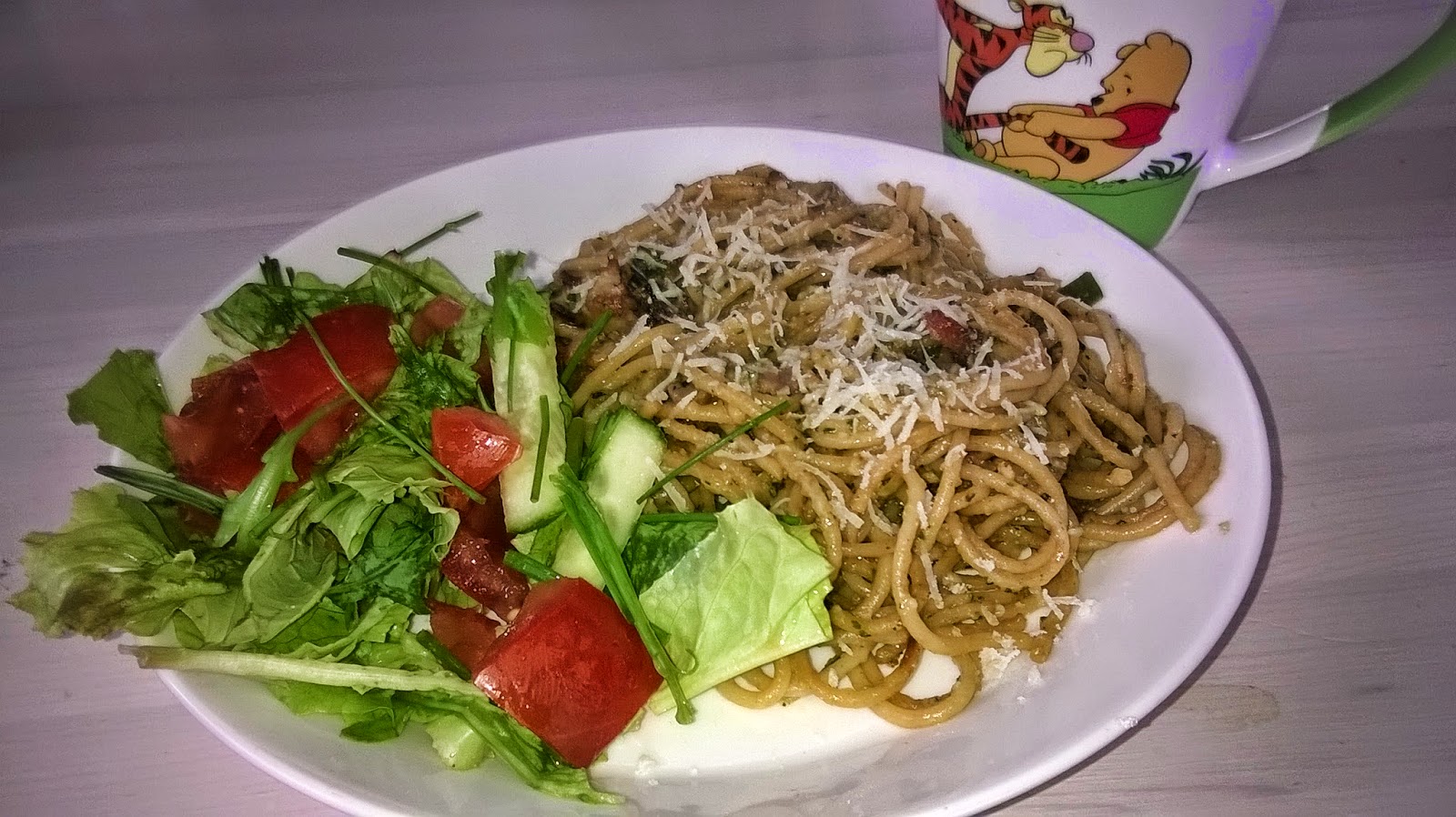 Kesäkurpitsainen-pekonipasta