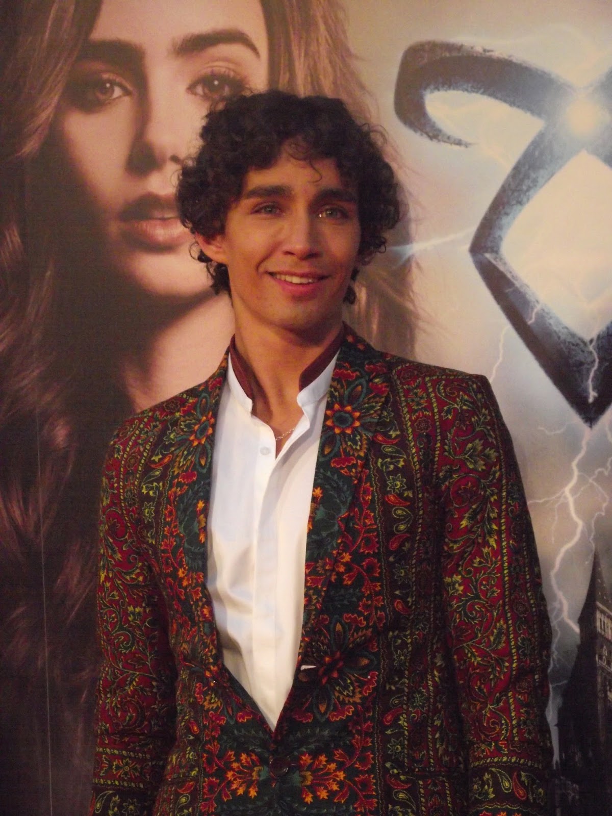 Entrevista a Robert Sheehan | paseando a miss cultura