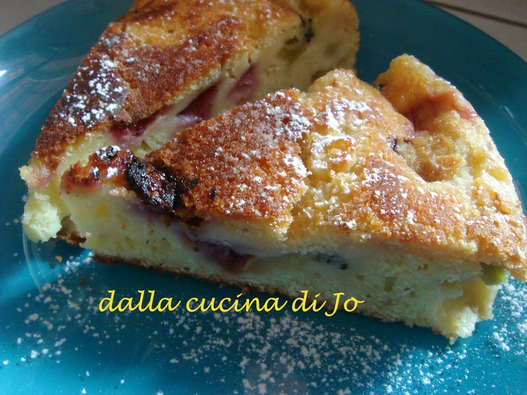 torta in padella con fragole e kiwi