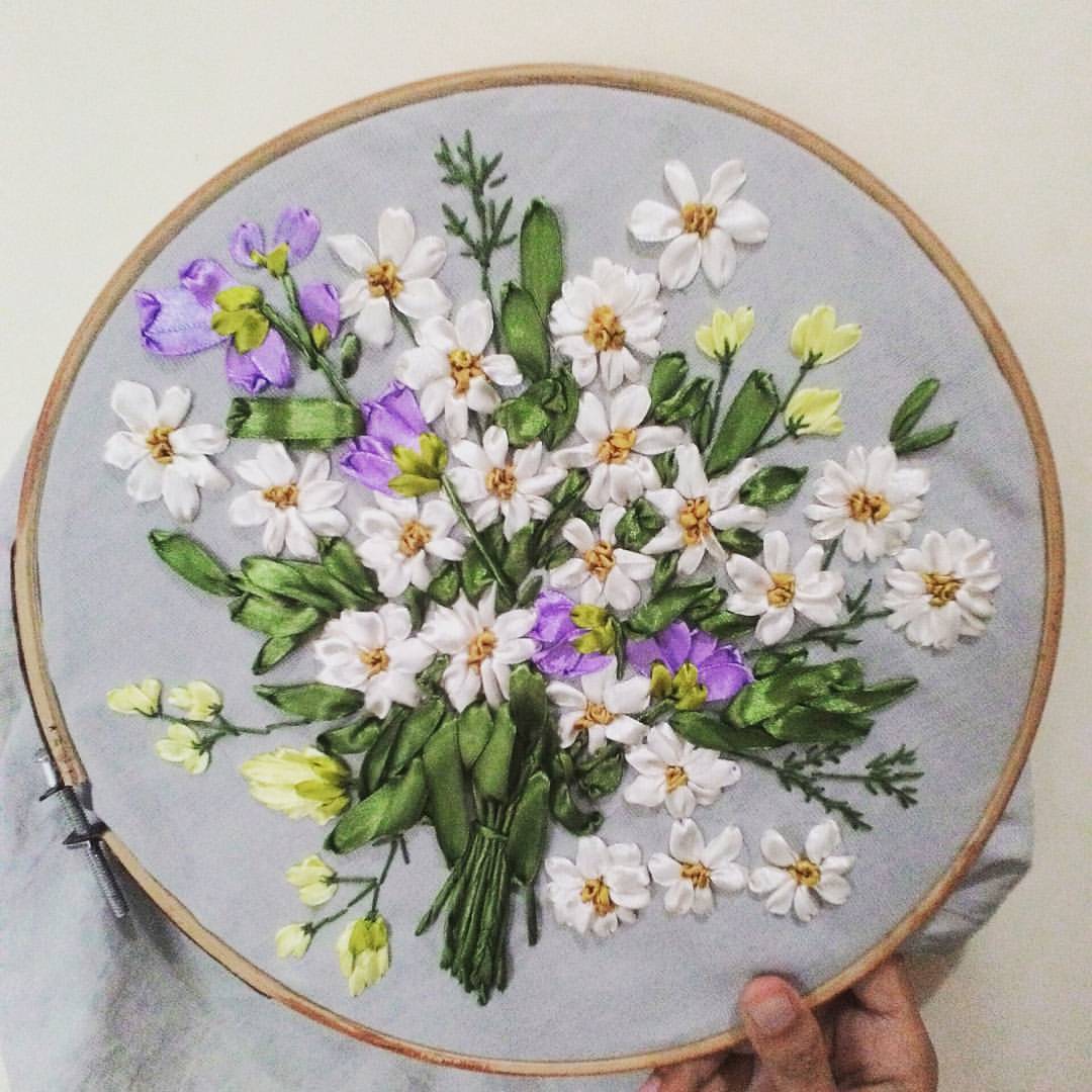 Menyulam untuk Dekorasi di Dinding, mengisi Akhir Pekan