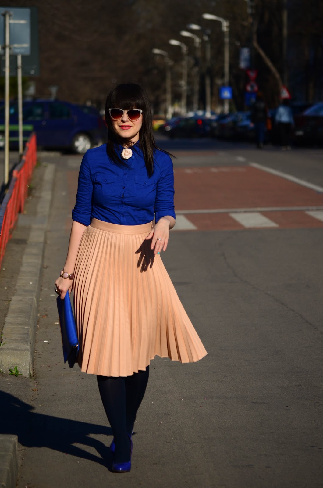 Miss Green Spring pleats