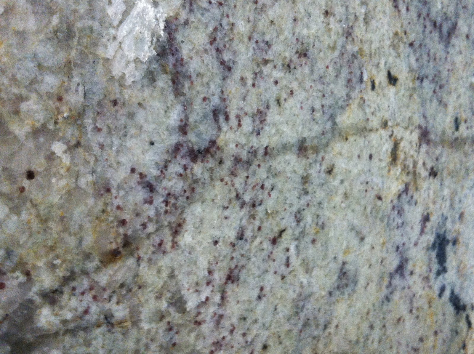 Natural Stone Source Fissures in Granite Countertops