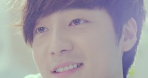 Asianáticos: Roy Kim - Bom Bom Bom