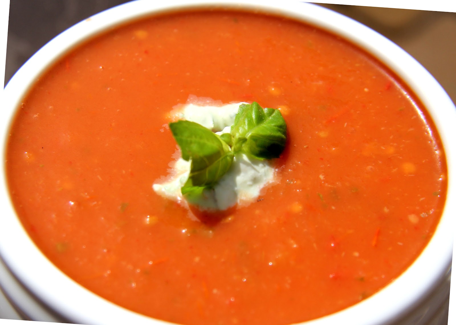 http://4.bp.blogspot.com/-pAviR3FYc54/T8DZ9CcXP0I/AAAAAAAAA_8/5NjKmA1hkYs/s1600/tomato-basil-soup-chef-duminda.jpg