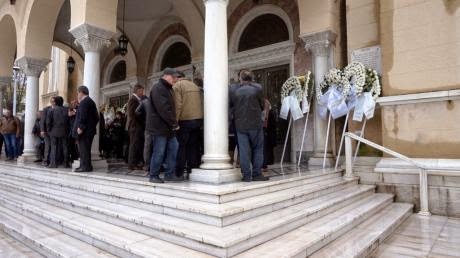 Πλήθος κόσμου στην κηδεία του Αθανάσιου Φραντζή   Αχαΐα