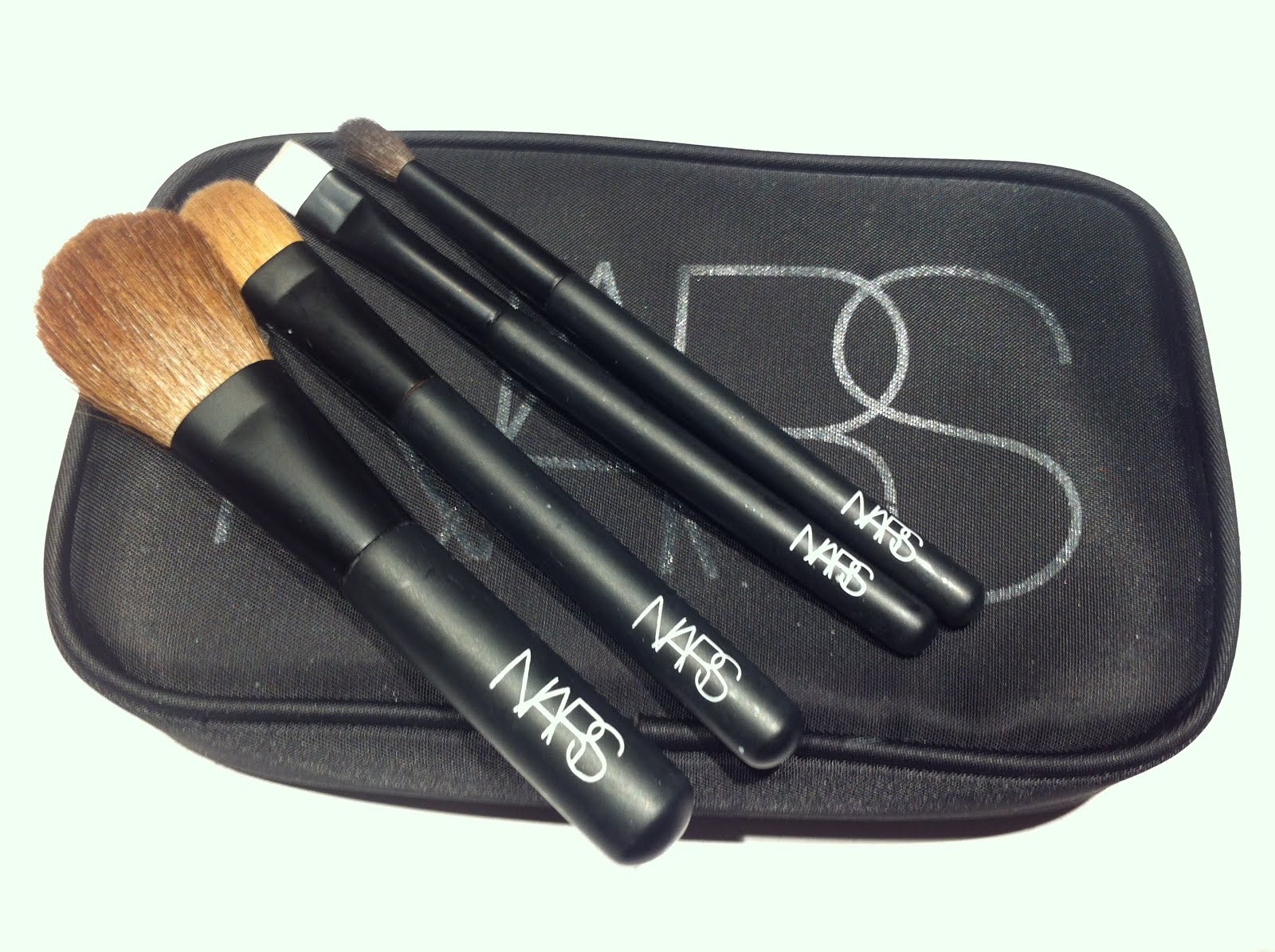 Tiny bird told me NARS Travel Brush Set
