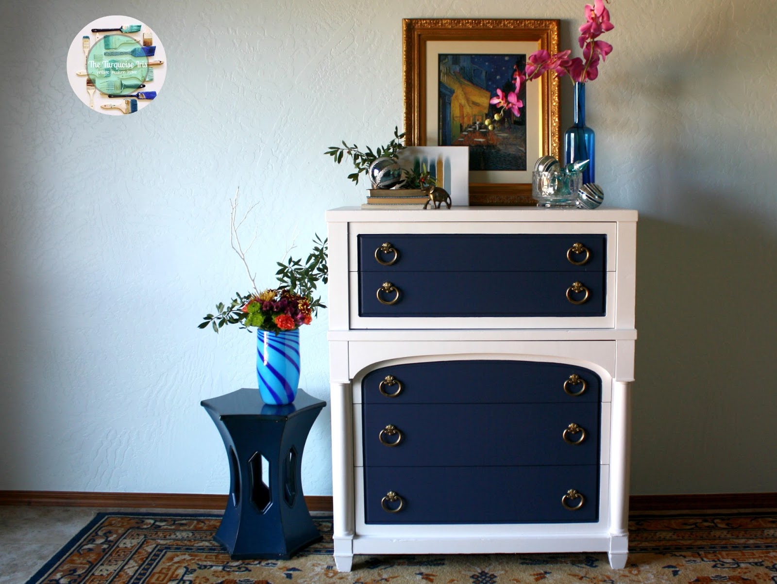 The Turquoise Iris Furniture & Art A Classic White & Navy & Gold