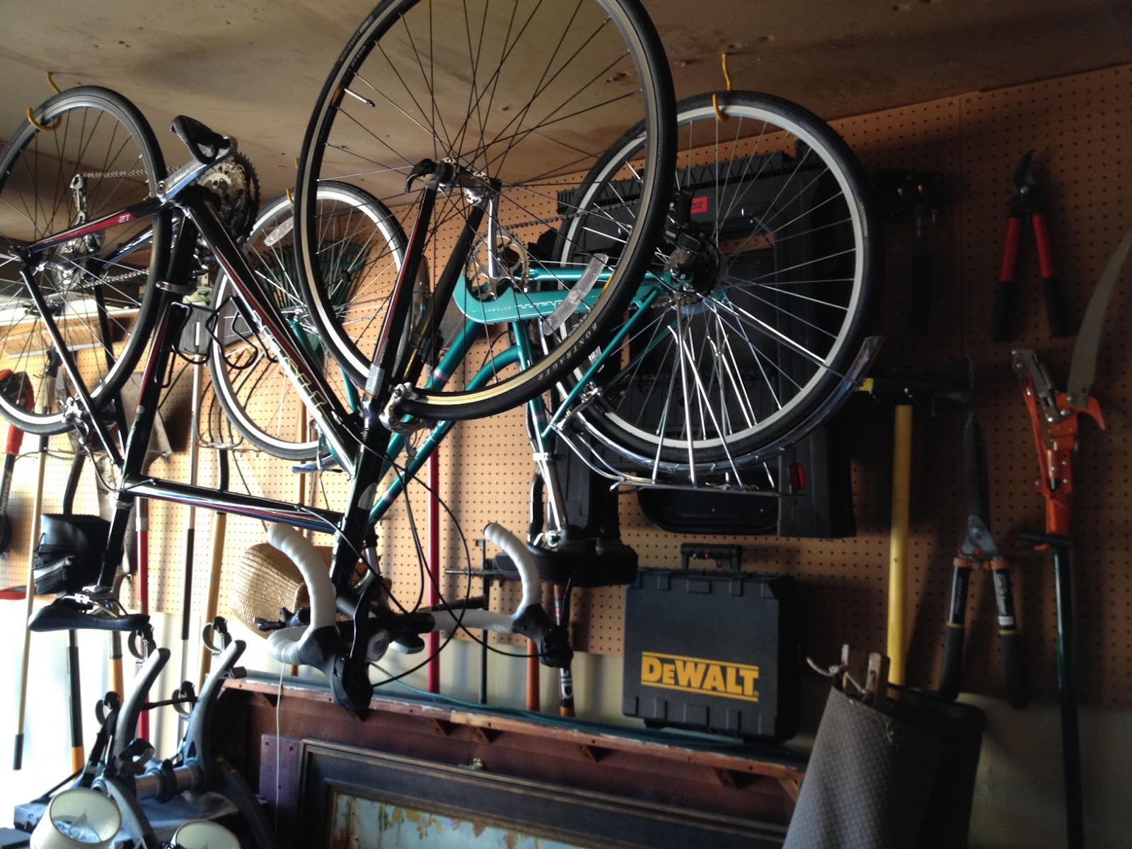 The Happy Homebodies June 2012