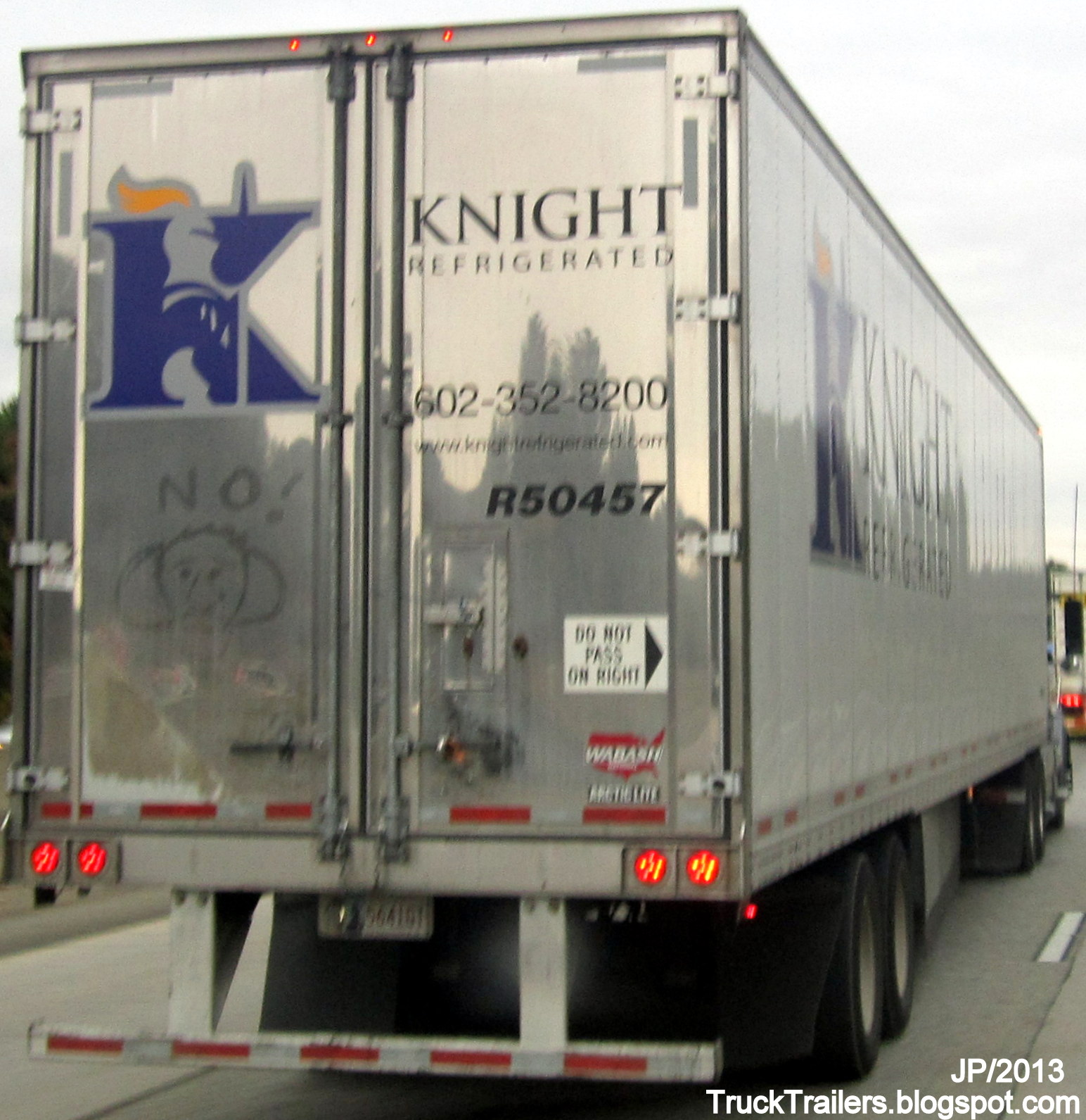 File:Knight Transportation Service Trucking at Flying J Travel Plaza  Bakersfield, (CA).jpg - Wikimedia Commons