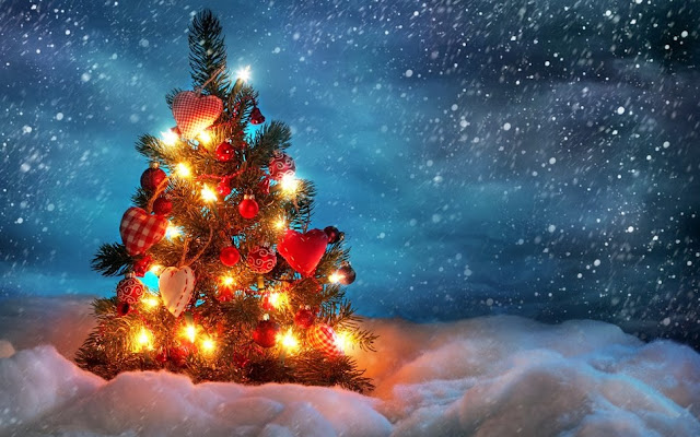 Christmas Tree Wallpapers Free Download