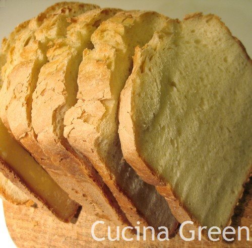 pane di grano duro con la macchina del pane