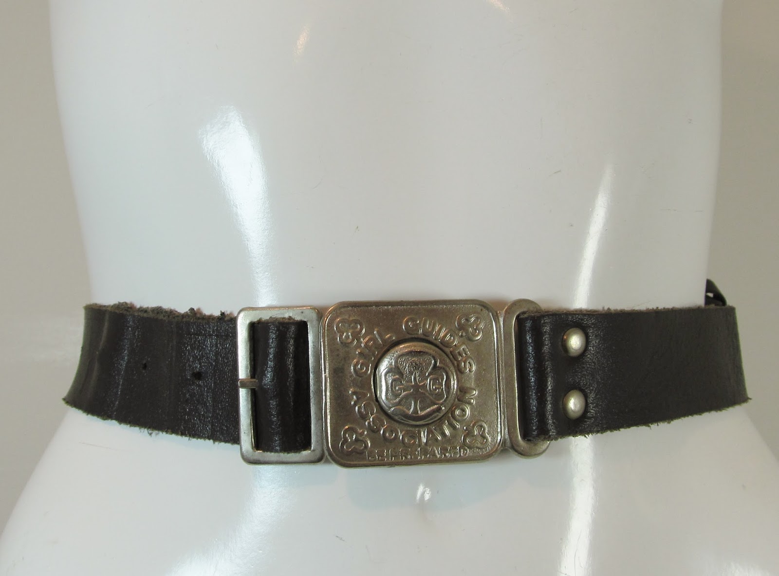 Vintage retro brown leather girl guides belt size XS R1191 suzie's