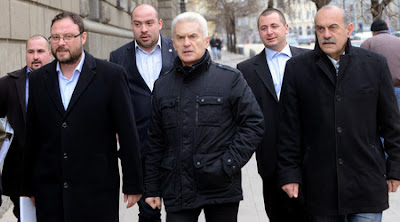 Лидерът на "Атака" Волен Сидеров и верните му заместници Десислав Чуколов (вляво) и Павел Шопов (вдясно)