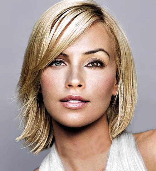 Top Hairstyles Models Short Haircuts For Thick Hair And Oval Face