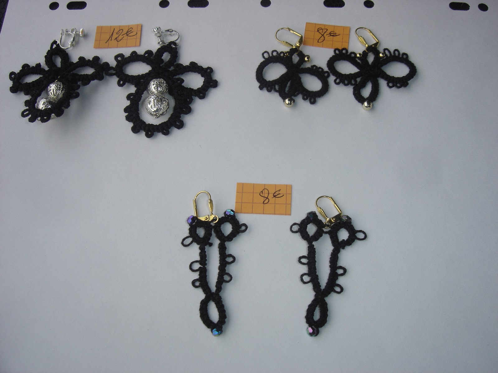 bijoux dentelle,tatting,accessoires............. boucles d'oreilles en