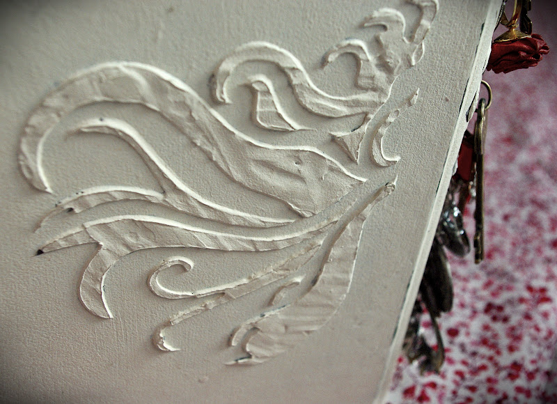 I added angel wings to both front back covers using stencil texture 