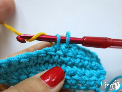 Changing Yarn in Single Crochet - step by step instruction by Pingo - The Pink Penguin