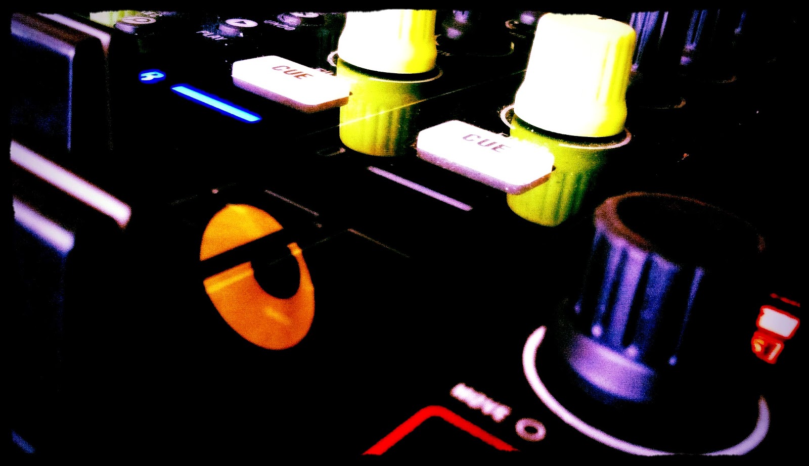 Traktor S4 Wallpaper