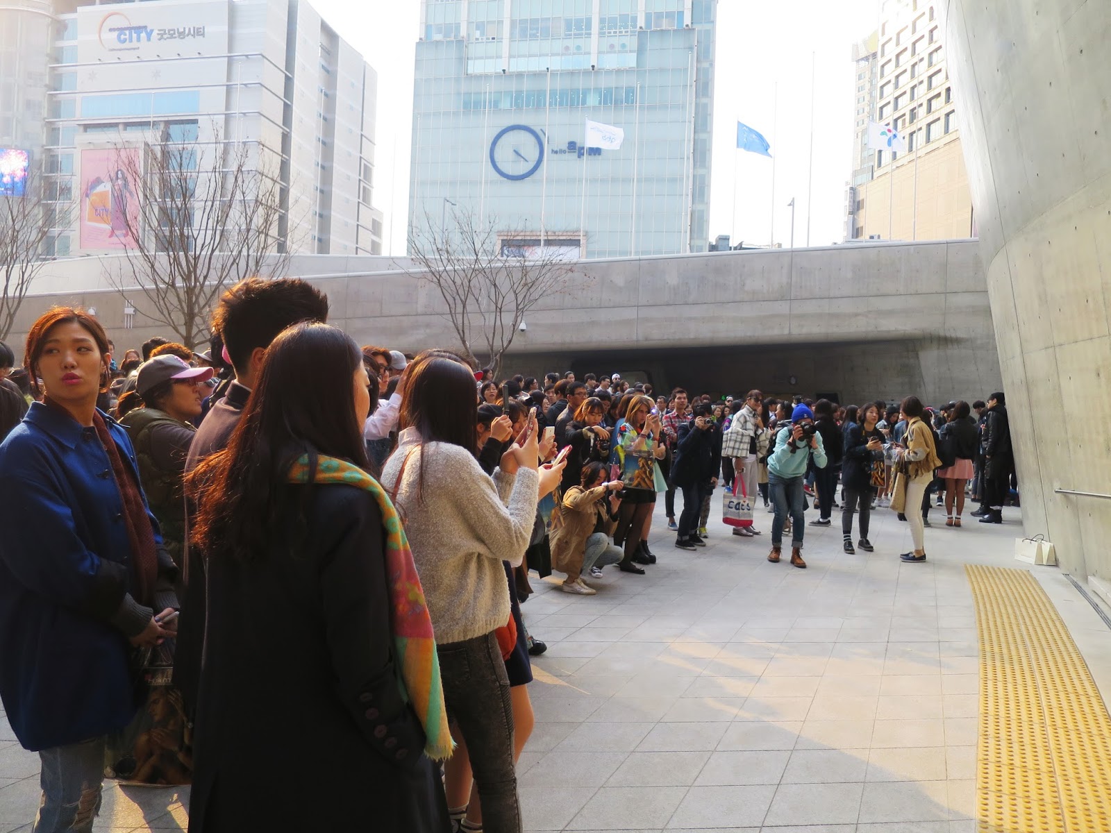 Seoul Fashion Week AW14 - crowd