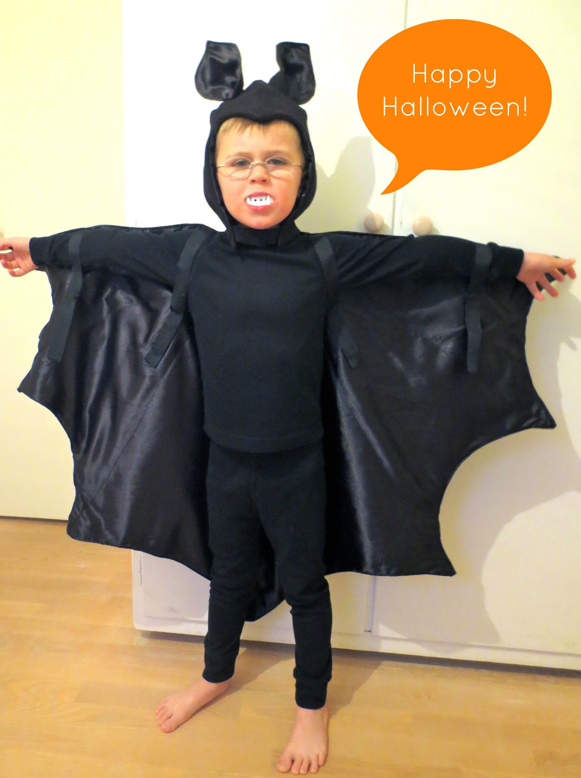 Create oh la la DIY Bat Costume Gördetsjälv Fladdermusdräkt