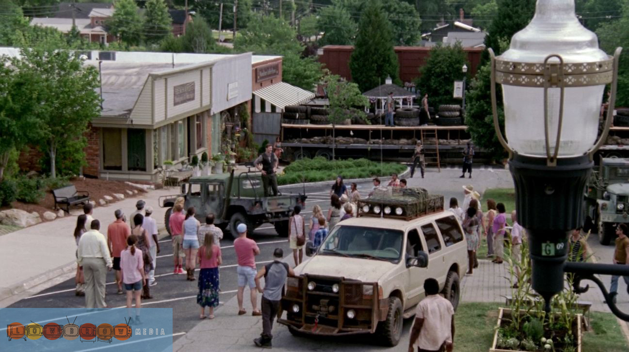 L O W B R O W M E D I A THE WALKING DEAD