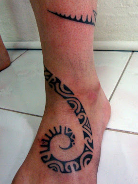 tahiti style foot tattoo
