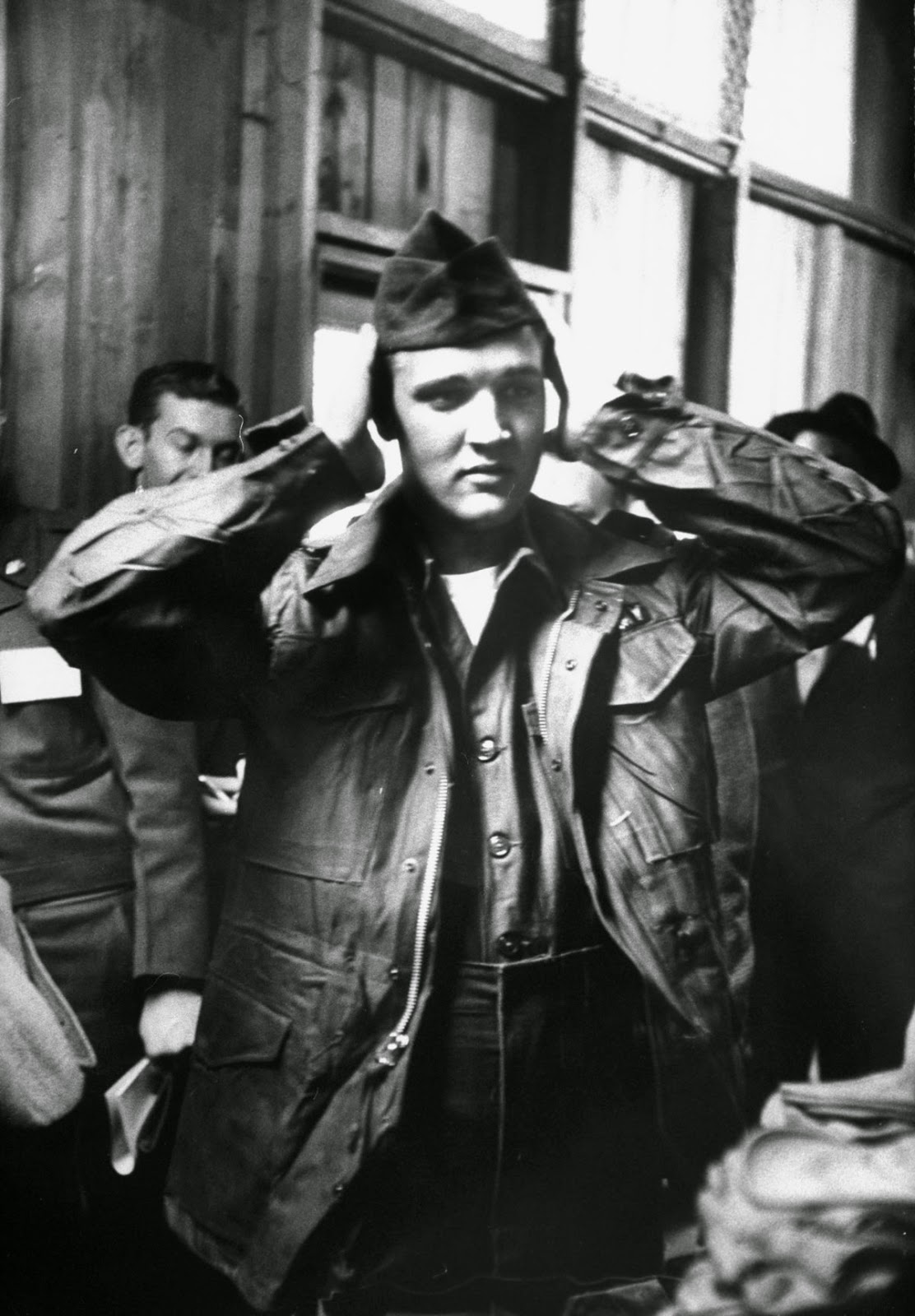 Amazing Historical Photo of Elvis Presley in 1958 