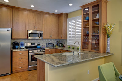 simple in modern style U kitchen style minimalist kitchen design with U kitchen counter and marble countertop