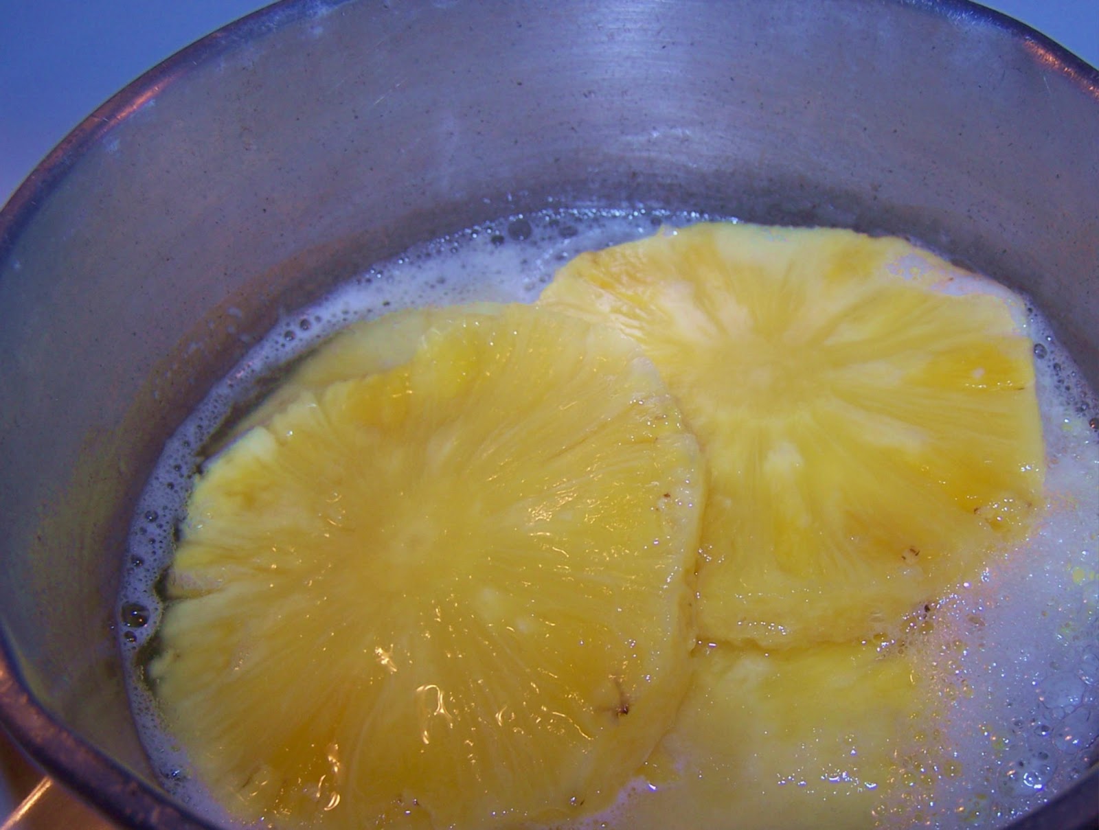 Swahili Mom Kitchen Sauce ya Nanasi (Pineapple Sauce)