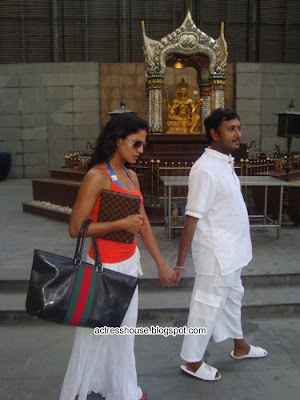 Veena Malik and Hemant Madhukar 3D Love Life hot photos