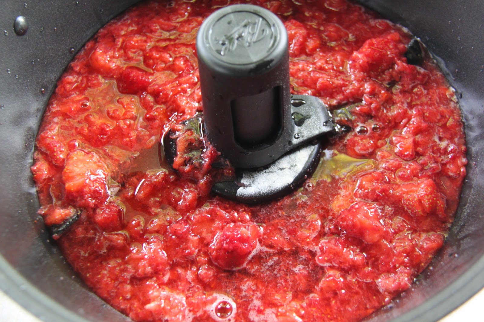 RECIPE Vanilla Strawberry Jam AND Ball Fresh TECH Automatic Jam and