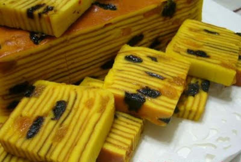 Lapis Legit a kind of cake that is cooked with cinnamon