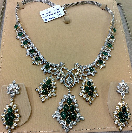 Gold and Diamond jewellery designs Beautiful Indian Diamond Necklace