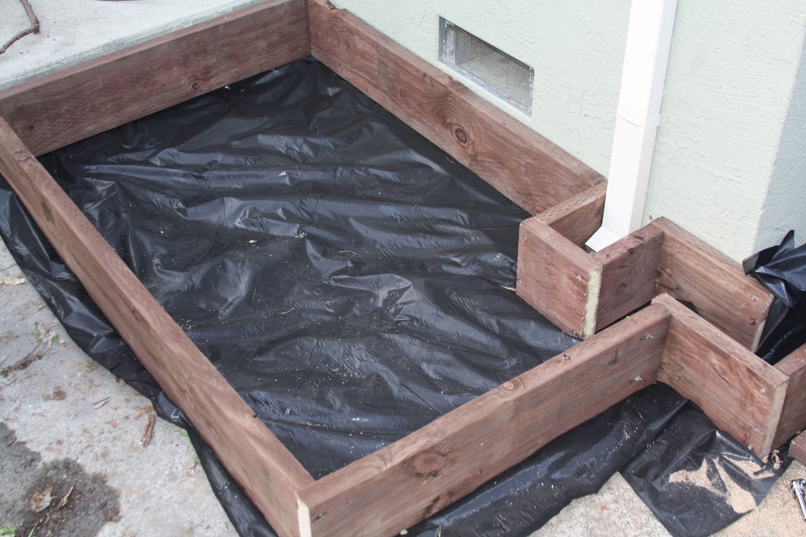 Go Green or DIY trying Sub Irrigated Planter (SIP)