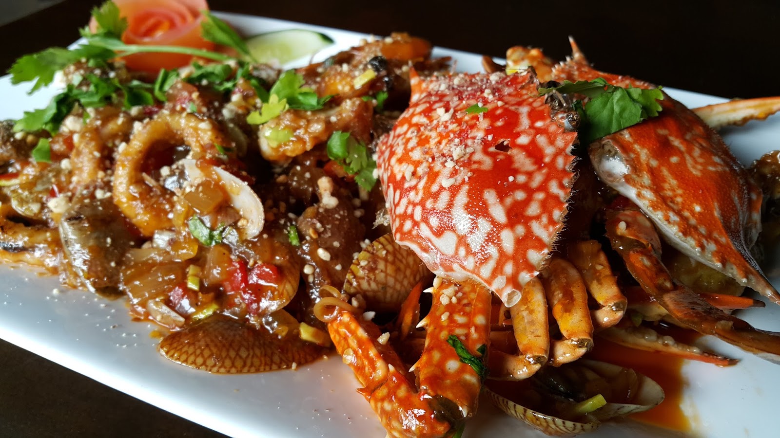 Ezza's An Nurs Seafood & Steamboat Bbq