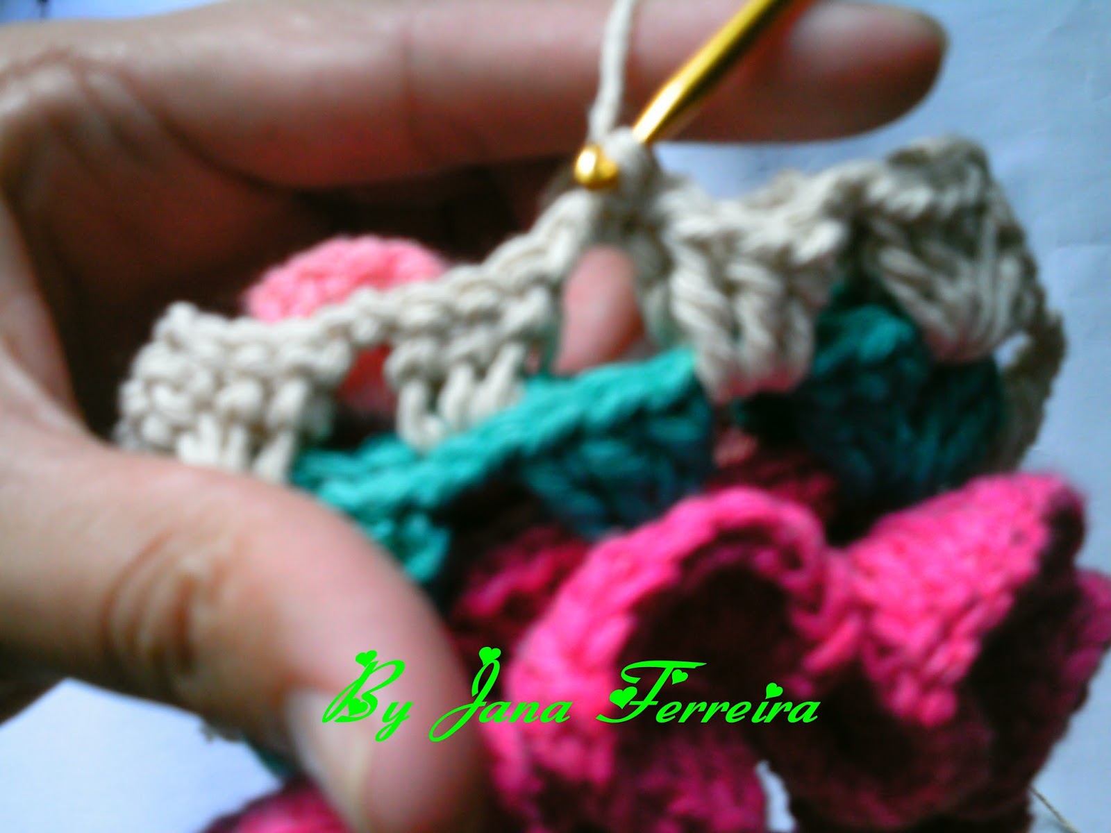 Cantinho da Jana Passo a passo de como emendar quadrado em crochê