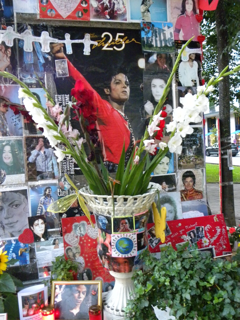 Denkmal fuer Michael Jackson in Muenchen ♥ Michael Jackson Memorial Munich ♥ MJ´s LEGACY e. V.