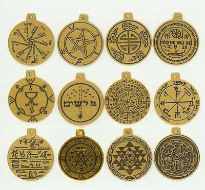http://4.bp.blogspot.com/-pUvthAYk3NI/Thk9BsAOJ8I/AAAAAAAAAQw/1Dlx95H3LOI/s400/amuletos.jpg