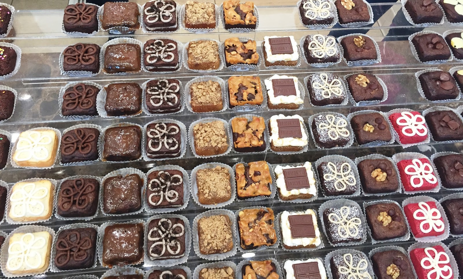 Souvenir Chronicles BEVERLY HILLS PART I CHOCOLATE TOUR