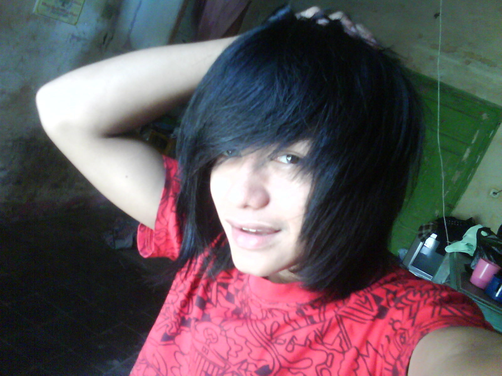 http://4.bp.blogspot.com/-pWLsjfqqykw/UOPbPyNrPnI/AAAAAAAAB_U/qekDeF0XTJ0/s1600/emo+boys+wallpapers+(2).jpg