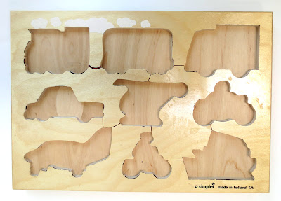 Base for wooden kids' puzzle