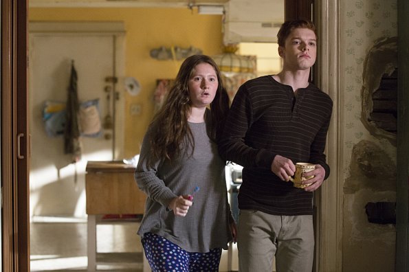 Shameless - Episode 6.01 - It Only Hurts When I'm Breathing - Promotional Photos 
