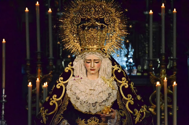 María Santísima de Gracia y Amparo - Sevilla María Santísima de Gracia y Amparo - Sevilla