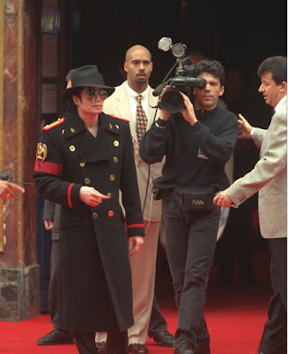 Michael Jackson em Visita ao Museu Grevin na França Grevin+michael+jackson+%282%29